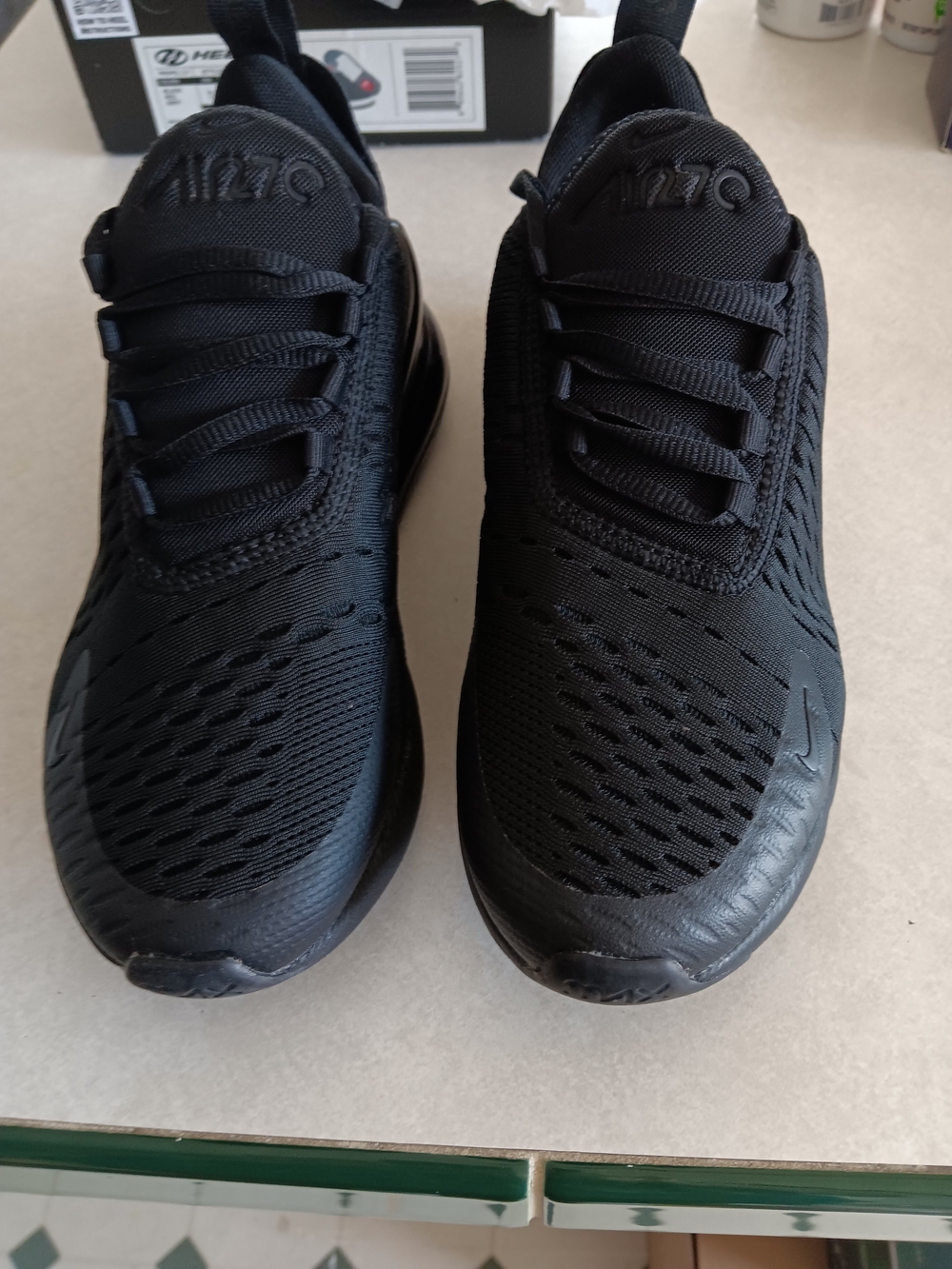 Nike Air Max 270 Boys Running Shoes - Black Size 7Y.